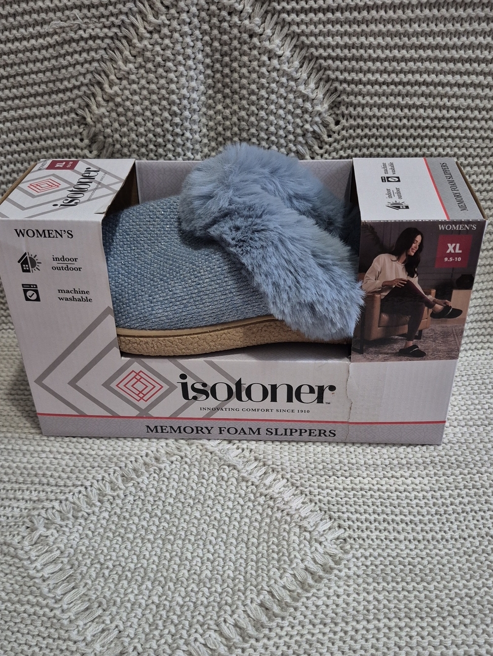 Isotoner NWT Womens Indoor/outdoor Memory Foam Slippers. XL 9.5-10. Blue Willow